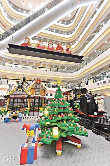 (林俊源攝)超過100萬塊LEGO砌成的聖誕村登陸時代廣場。房屋、街景等組合,都充滿北歐味道。(林俊源攝) (林俊源攝)超過100萬塊LEGO砌成的聖誕村登陸時代廣場。房屋、街景等組合,都充滿北歐味道。(林俊源攝)