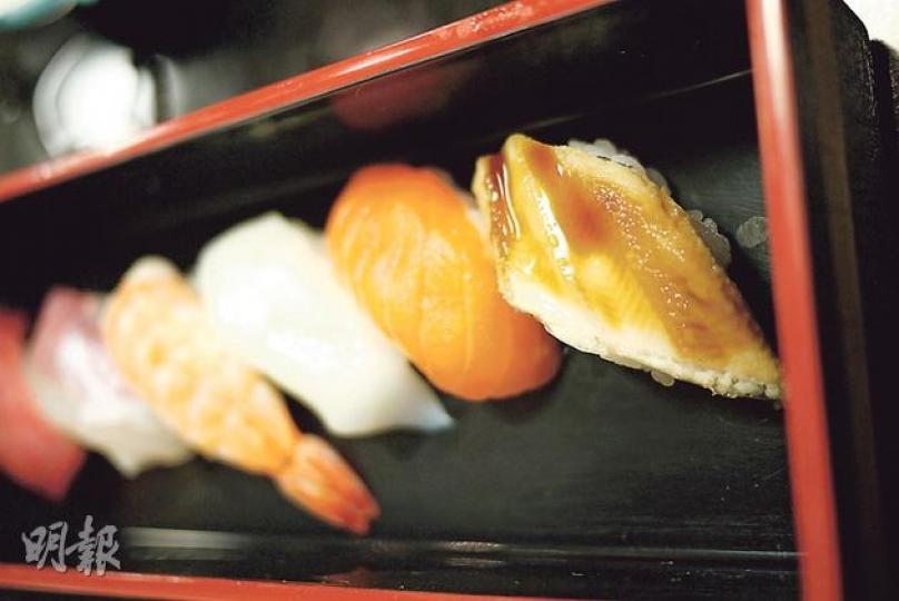 壽司其實已經成為國際美食,泰式不泰式也好,它與咖喱、雲吞等,已經是國際機場內總有供應的常餐了。 (黃潔玲攝) 壽司其實已經成為國際美食,泰式不泰式也好,它與咖喱、雲吞等,已經是國際機場內總有供應的常餐了。 (黃潔玲攝)