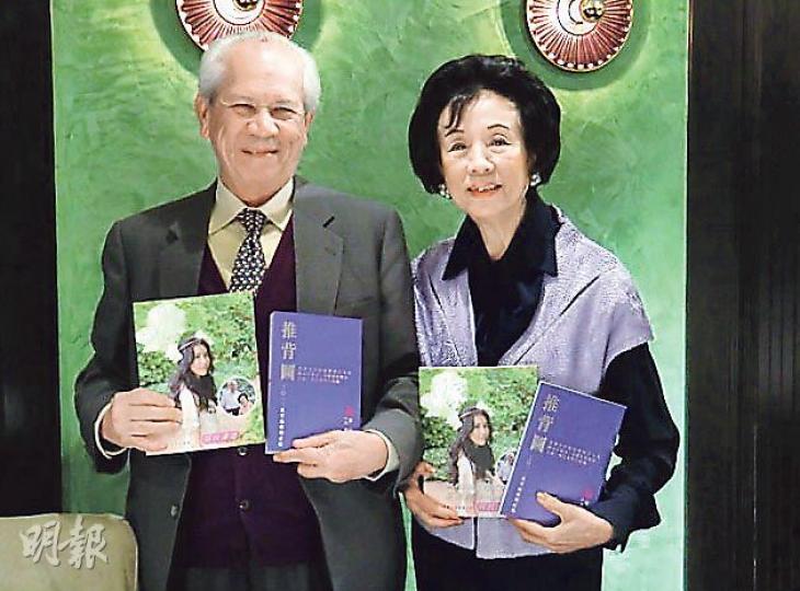 莫天賜與太太宣傳新的《推背圖》。（攝影/記者：魏幼芳）