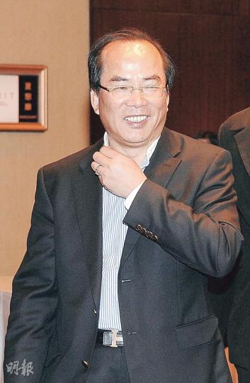 思捷主席柯清輝表示,未聞前主席邢李㷧有意加入董事局,但認為對方願意買入思捷,等同對新任行政總裁執行轉型計劃投下信心一票。(陳淑安攝) 思捷主席柯清輝表示,未聞前主席邢李㷧有意加入董事局,但認為對方願意買入思捷,等同對新任行政總裁執行轉型計劃投下信心一票。(陳淑安攝)