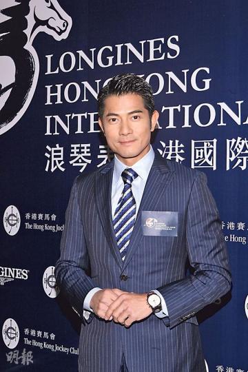 若愛駒「愛的呼喚」跑出,郭富城預告會邀琦溫絲莉拉頭馬,未知熊黛林會否呷醋?(攝影:梁迺楠)周汶錡計劃明年開始造人。(攝影:梁迺楠)《齊瓦哥醫生》男主角奧馬沙里夫前晚亦有出席晚宴。(攝影:梁迺楠) 若愛駒「愛的呼喚」跑出,郭富城預告會邀琦溫絲莉拉頭馬,未知熊黛林會否呷醋?(攝影:梁迺楠)周汶錡計劃明年開始造人。(攝影:梁迺楠)《齊瓦哥醫生》男主角奧馬沙里夫前晚亦有出席晚宴。(攝影:梁迺楠)