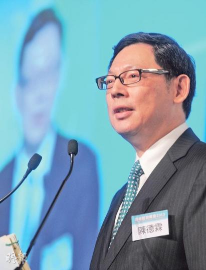金管局總裁陳德霖表示,在環球央行推量化寬鬆措施影響下,國際資金流入本港屬預期之內,部分資金流入股市。(劉焌陶攝) 金管局總裁陳德霖表示,在環球央行推量化寬鬆措施影響下,國際資金流入本港屬預期之內,部分資金流入股市。(劉焌陶攝)