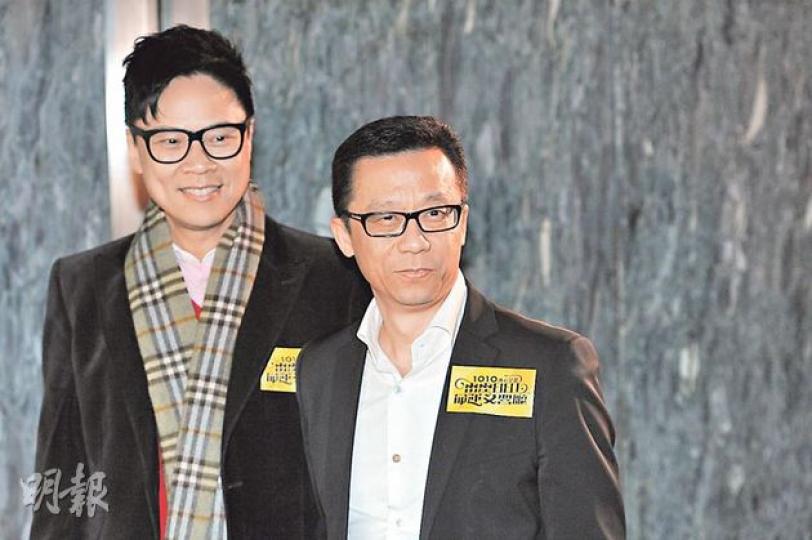 商台噚日舉辦名人講座活動,本來請咗香港電視主席王維基(右)同埋亞視執行董事盛品儒,但後者臨時甩底,令兩人錯失正面交鋒機會。左為商台行政總裁陳志雲。(尹錦恩攝) 商台噚日舉辦名人講座活動,本來請咗香港電視主席王維基(右)同埋亞視執行董事盛品儒,但後者臨時甩底,令兩人錯失正面交鋒機會。左為商台行政總裁陳志雲。(尹錦恩攝)