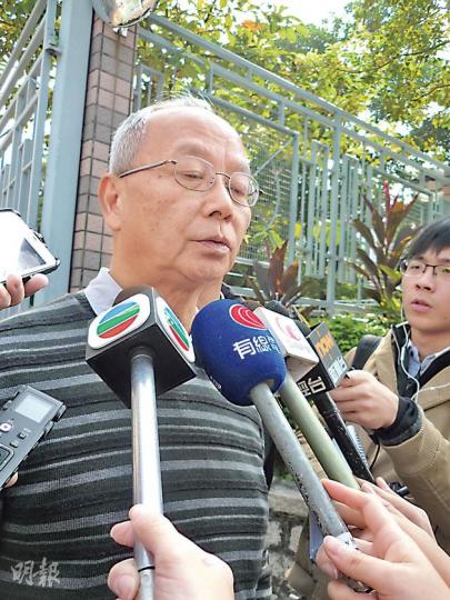 被告侯國祥認為今次罰款的刑罰頗重，正考慮是否上訴。（何海棠攝）兩名被告所擁有的上水金錢村一幢村屋，至今仍未清拆所僭建的第四層（箭嘴示）。（何海棠攝）