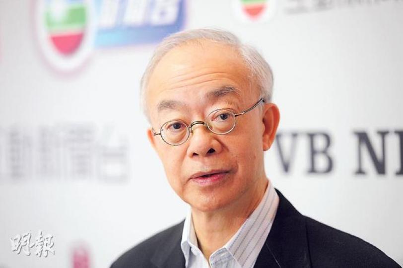 房協主席鄔滿海表示,置安心的4萬元入息上限是為配合現况,若樓價繼續上升,令夾心階層數目持續地累積,「相信政府需要考慮是否重推夾屋計劃」。(尹錦恩攝) 房協主席鄔滿海表示,置安心的4萬元入息上限是為配合現况,若樓價繼續上升,令夾心階層數目持續地累積,「相信政府需要考慮是否重推夾屋計劃」。(尹錦恩攝)