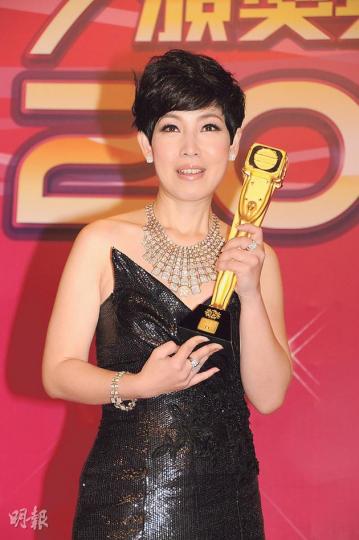 黎芷珊在無綫30年首獲提名便獲得「最佳節目主持」,可謂苦盡甘來。(攝影:鍾偉茵、孫華中) 黎芷珊在無綫30年首獲提名便獲得「最佳節目主持」,可謂苦盡甘來。(攝影:鍾偉茵、孫華中)
