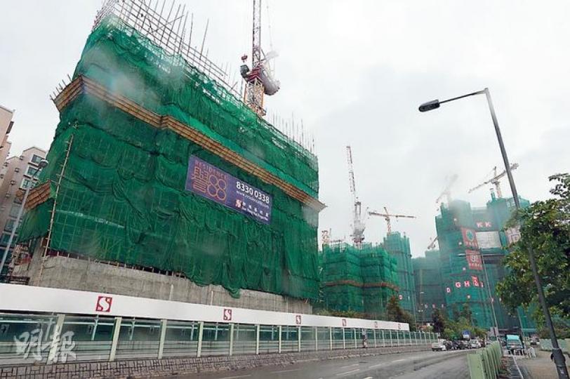新地旗下的元朗Residence譽88,部署最快月內推售,估計將以1186方呎3房單位「打頭陣」。(鄧宗弘攝) 新地旗下的元朗Residence譽88,部署最快月內推售,估計將以1186方呎3房單位「打頭陣」。(鄧宗弘攝)