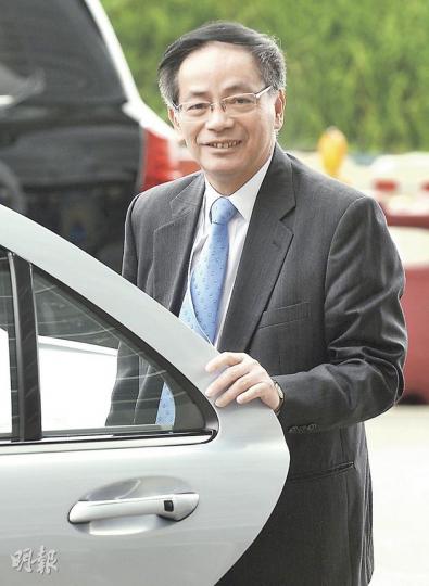 葉國謙完成埋噚日嘅人代選舉,忙碌嘅選舉年終於結束,會去旅行充吓電。(余俊亮攝) 葉國謙完成埋噚日嘅人代選舉,忙碌嘅選舉年終於結束,會去旅行充吓電。(余俊亮攝)