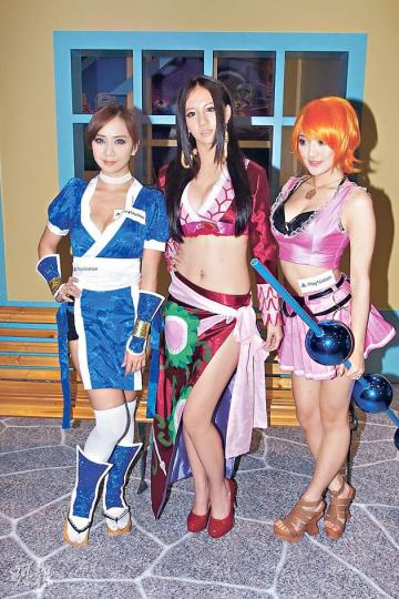 台灣女模安小蕎(左起) 、林采緹、DenKa性感襲港。(攝影﹕梁迺楠) 台灣女模安小蕎(左起) 、林采緹、DenKa性感襲港。(攝影﹕梁迺楠)