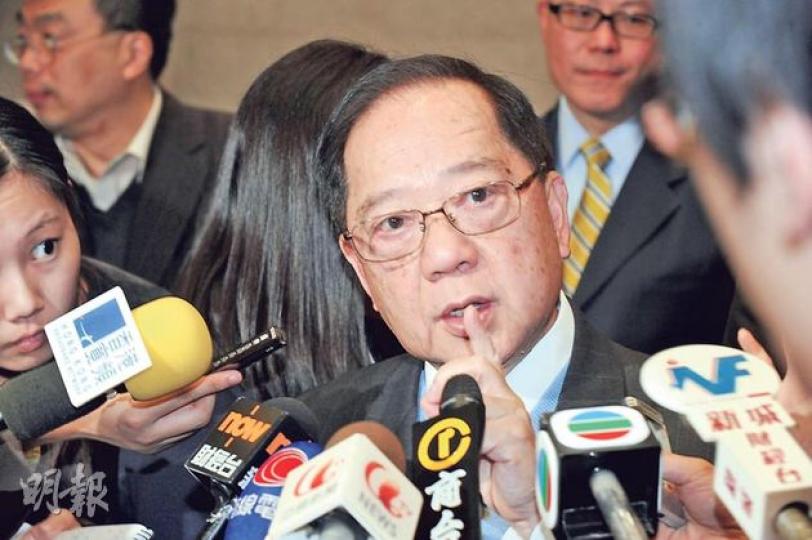 地建會執委會主席梁志堅會後表示,對政府決定感到極端遺憾,指提交的意見最後「得個桔」,形容會議「有火光」。(劉焌陶攝) 地建會執委會主席梁志堅會後表示,對政府決定感到極端遺憾,指提交的意見最後「得個桔」,形容會議「有火光」。(劉焌陶攝)