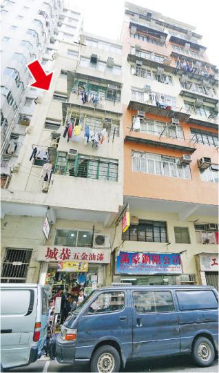 市建局「杉樹街/橡樹街」需求主導重建項目中,其中「橡樹街87號」地段(箭嘴示)雖獲所有住宅業主接受收購,但因地舖業主反對,未能集齊八成業權,令整項計劃瀕臨夭折。(盧翊銘攝) 市建局「杉樹街/橡樹街」需求主導重建項目中,其中「橡樹街87號」地段(箭嘴示)雖獲所有住宅業主接受收購,但因地舖業主反對,未能集齊八成業權,令整項計劃瀕臨夭折。(盧翊銘攝)