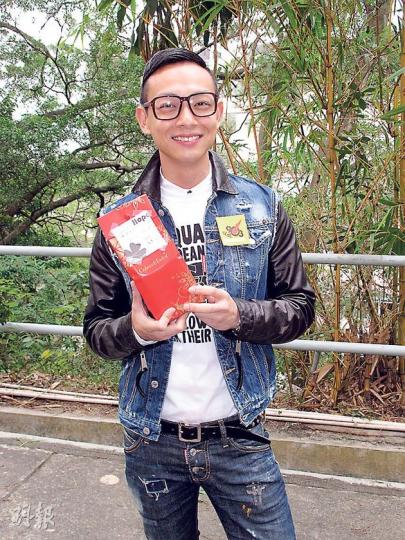 梁烈唯昨日宣傳新劇時稱官司已交律師處理,心情無受影響,聖誕過得好快樂。(攝影/記者:鍾一虹) 梁烈唯昨日宣傳新劇時稱官司已交律師處理,心情無受影響,聖誕過得好快樂。(攝影/記者:鍾一虹)