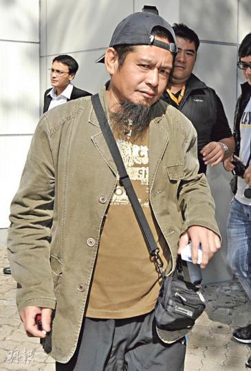 被告紀鎮基涉於今年七一遊行期間吹口哨襲警,他昨聽取控辯雙方結案陳辭時表現不耐煩,離開法院時亦不發一言。(葉家豪攝) 被告紀鎮基涉於今年七一遊行期間吹口哨襲警,他昨聽取控辯雙方結案陳辭時表現不耐煩,離開法院時亦不發一言。(葉家豪攝)
