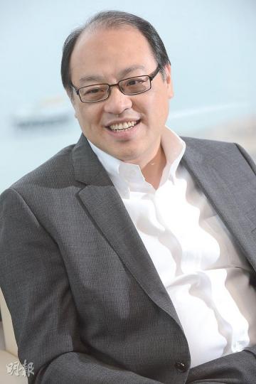 唐英年好友林大輝表示,唐英年要求建磚牆密封僭建是為難屋宇署,勸唐不要一錯再錯,認為社會不接受梁振英的做法,「唐英年也不應做社會不接受的事」。(陳淑安攝) 唐英年好友林大輝表示,唐英年要求建磚牆密封僭建是為難屋宇署,勸唐不要一錯再錯,認為社會不接受梁振英的做法,「唐英年也不應做社會不接受的事」。(陳淑安攝)