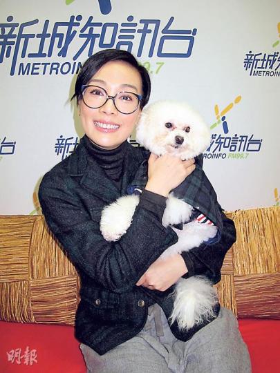 江美儀有愛犬陪伴接受訪問不愁寂寞。(攝影/記者:柯美) 江美儀有愛犬陪伴接受訪問不愁寂寞。(攝影/記者:柯美)