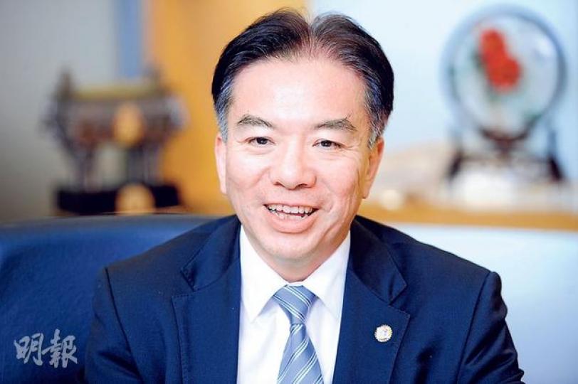扶貧委員會社會參與專責小組主席黃友嘉認為,小組應為商界及社福界搭建溝通平台及配對計劃,讓商界資源得以善用。 (尹錦恩攝) 扶貧委員會社會參與專責小組主席黃友嘉認為,小組應為商界及社福界搭建溝通平台及配對計劃,讓商界資源得以善用。 (尹錦恩攝)