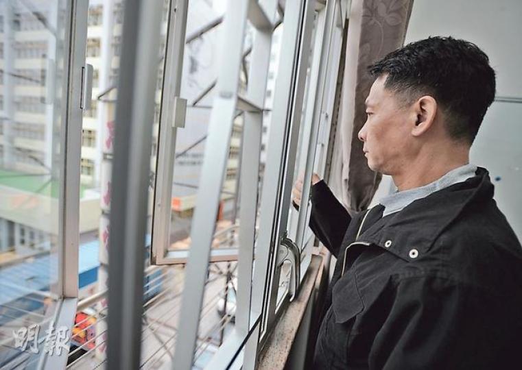 曾是地盤泥水工的華哥一直找不到全職,他質疑統計處未有徹查和複檢調查數據,令本港失業情况被低估,致一眾失業者得不到支援。(盧翊銘攝) 曾是地盤泥水工的華哥一直找不到全職,他質疑統計處未有徹查和複檢調查數據,令本港失業情况被低估,致一眾失業者得不到支援。(盧翊銘攝)