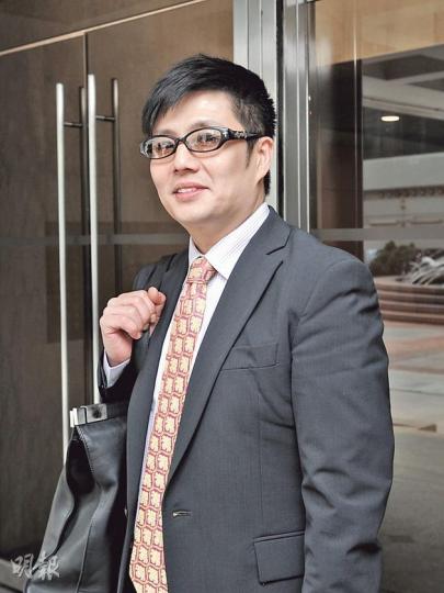 人稱「Ricky San」的鄭威濤,被「扒王之王」東主李德麟入稟索償,他昨由余若薇大律師代表。(尹錦恩攝)曾與鄭威濤合作的味千中國董事潘嘉聞(圖),最終與鄭不歡而散。(尹錦恩攝)「扒王之王」老闆李德麟名下公司入稟控告鄭威濤,他昨到高等法院應訊。(尹錦恩攝) 人稱「Ricky San」的鄭威濤,被「扒王之王」東主李德麟入稟索償,他昨由余若薇大律師代表。(尹錦恩攝)曾與鄭威濤合作的味千中國董事潘嘉聞(圖),最終與鄭不歡而散。(尹錦恩攝)「扒王之王」老闆李德麟名下公司入稟控告鄭威濤,他昨到高等法院應訊。(尹錦恩攝)
