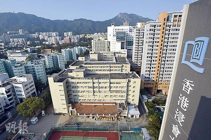 浸大擬申請圖中前專教院李惠利分校增建宿舍和中醫藥醫院,但政府擬將部分地皮改作住宅用途,校方昨向學生交代事件,強調該校仍爭取地皮擴建,已去信約見特首梁振英。(鄧宗弘攝) 浸大擬申請圖中前專教院李惠利分校增建宿舍和中醫藥醫院,但政府擬將部分地皮改作住宅用途,校方昨向學生交代事件,強調該校仍爭取地皮擴建,已去信約見特首梁振英。(鄧宗弘攝)