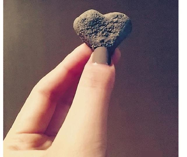 李晨笑言永不會忘記心形石頭追女事件。(微博圖片) 李晨笑言永不會忘記心形石頭追女事件。(微博圖片)