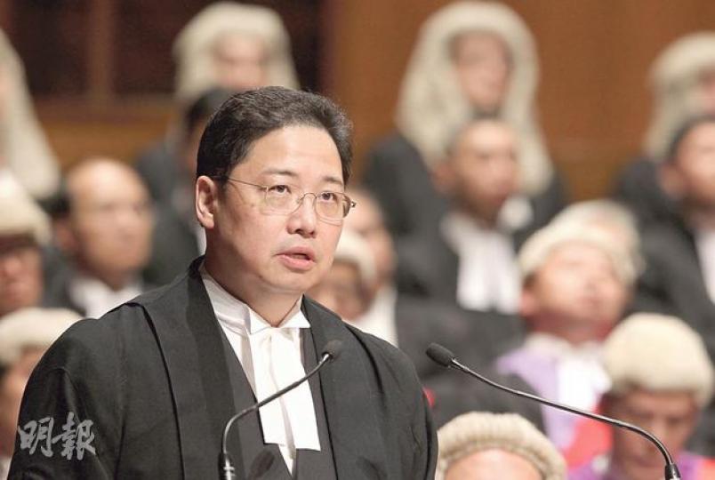 律師會會長葉禮德獲委任為廣東省政協,他稱要當廣東省及香港之間橋樑,反映本港律師在內地工作所遇到的問題。圖為他昨出席法律年開啟典禮。(李澤彤攝)(明報製圖) 律師會會長葉禮德獲委任為廣東省政協,他稱要當廣東省及香港之間橋樑,反映本港律師在內地工作所遇到的問題。圖為他昨出席法律年開啟典禮。(李澤彤攝)(明報製圖)