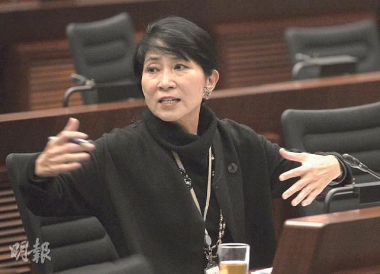 公民黨議員毛孟靜昨批評政府監管失誤,容許互聯網專業協會在政府3次發函催促下,仍未遞交獨立銀行戶口的證明。(鄧宗弘攝) 公民黨議員毛孟靜昨批評政府監管失誤,容許互聯網專業協會在政府3次發函催促下,仍未遞交獨立銀行戶口的證明。(鄧宗弘攝)