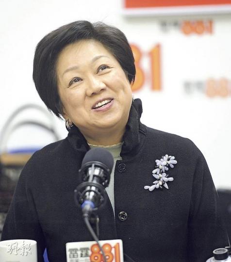 金發局的人選及經營模式惹起爭議,主席史美倫(圖)昨日出席電台節目時,強調人選是看成績而非背景,又說很樂意到立法會解釋其工作。(尹錦恩攝) 金發局的人選及經營模式惹起爭議,主席史美倫(圖)昨日出席電台節目時,強調人選是看成績而非背景,又說很樂意到立法會解釋其工作。(尹錦恩攝)