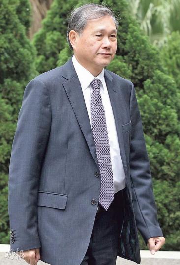 財利船廠董事羅愕瑩(圖)第二日出席南丫海難研訊作供,強調公司一向視船尾的舵機房和油箱房為一個船艙,只是新加坡設計公司誤將兩房之間的通道標為「水密門」,導致公司工程師將之當成兩個船艙,計算出不準確的「破艙穩性」數據。(李澤彤攝) 財利船廠董事羅愕瑩(圖)第二日出席南丫海難研訊作供,強調公司一向視船尾的舵機房和油箱房為一個船艙,只是新加坡設計公司誤將兩房之間的通道標為「水密門」,導致公司工程師將之當成兩個船艙,計算出不準確的「破艙穩性」數據。(李澤彤攝)