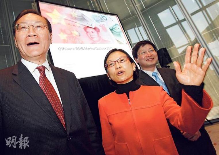 匯豐香港區總裁馮婉眉(中)說昨天剛從前海回來,跟前海及深圳的官員會晤。(李紹昌攝) 匯豐香港區總裁馮婉眉(中)說昨天剛從前海回來,跟前海及深圳的官員會晤。(李紹昌攝)