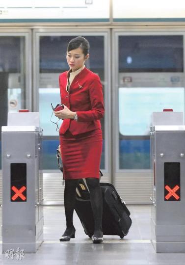 國泰航空周一推出「自願提早退休計劃」,讓1996年9月1日前入職的空中服務員自願退休,最多有等於20個月薪金的補償。(鄧宗弘攝) 國泰航空周一推出「自願提早退休計劃」,讓1996年9月1日前入職的空中服務員自願退休,最多有等於20個月薪金的補償。(鄧宗弘攝)
