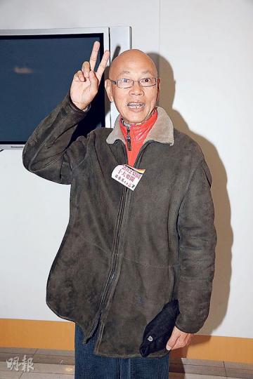 羅家英拍照時擺出V字手勢,他解釋大師指點對他能帶來幸運。(攝影/記者:陳釗)蓋鳴暉邀請吳君麗復出被拒。(攝影/記者:陳釗) 羅家英拍照時擺出V字手勢,他解釋大師指點對他能帶來幸運。(攝影/記者:陳釗)蓋鳴暉邀請吳君麗復出被拒。(攝影/記者:陳釗)