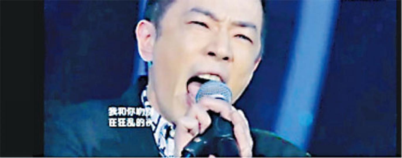 黃貫中翻唱張學友《吻別》成為首位被淘汰的歌手。(微博圖片) 黃貫中翻唱張學友《吻別》成為首位被淘汰的歌手。(微博圖片)