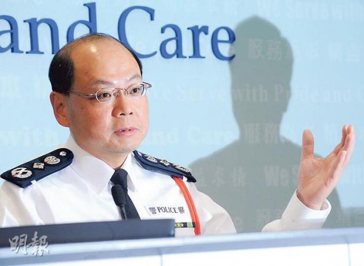 2011年副總理李克強訪港時,警務處長曾偉雄就警員遮擋採訪記者鏡頭作出的「黑影論」備受爭議,監警會報告指出警方當時曾發出行動指令,提示警員要「防止副總理難堪或受到威脅」。曾偉雄昨日在周年工作會上表示不會評論事件,強調警方以維持公眾秩序為己任,採取的行動並無政治考慮。(劉焌陶攝) 2011年副總理李克強訪港時,警務處長曾偉雄就警員遮擋採訪記者鏡頭作出的「黑影論」備受爭議,監警會報告指出警方當時曾發出行動指令,提示警員要「防止副總理難堪或受到威脅」。曾偉雄昨日在周年工作會上表示不會評論事件,強調警方以維持公眾秩序為己任,採取的行動並無政治考慮。(劉焌陶攝)