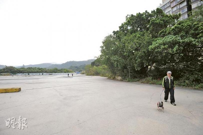 會德豐以13.88億元投得屯門掃管笏第56區限量地,每方呎樓面地價約3,683元,屬市場預期之內;圖右上角為星堤。(尹錦恩攝) 會德豐以13.88億元投得屯門掃管笏第56區限量地,每方呎樓面地價約3,683元,屬市場預期之內;圖右上角為星堤。(尹錦恩攝)