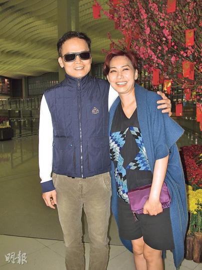 被男友林達民輕搭膊頭合照,鄺美雲立即變得小鳥依人兼甜笑。(攝影/記者:林蘊兒) 被男友林達民輕搭膊頭合照,鄺美雲立即變得小鳥依人兼甜笑。(攝影/記者:林蘊兒)