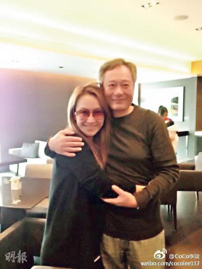 李玟得悉好友李安奪得最佳導演後,立即上載舊合照祝賀。(微博圖片) 李玟得悉好友李安奪得最佳導演後,立即上載舊合照祝賀。(微博圖片)
