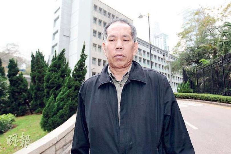 海泰號船長黎細明昨承認,海難當日掉以輕心,無仔細留意雷達,只靠肉眼觀測海面,加上發電廠的霧燈強光影響,結果要到與南丫四號相隔兩三個船位,才發現該船,未及避開,終釀成海難。(郭慶輝攝) 海泰號船長黎細明昨承認,海難當日掉以輕心,無仔細留意雷達,只靠肉眼觀測海面,加上發電廠的霧燈強光影響,結果要到與南丫四號相隔兩三個船位,才發現該船,未及避開,終釀成海難。(郭慶輝攝)