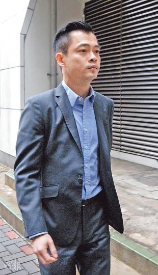 胡善恆(圖)案發時與女友彭美娟一起逃生,最終決定返回單位卻為時已晚,相繼暈倒在單位門外,女友最終不治。彭美娟胞姐昨旁聽時亦不禁落淚。(陳倢朗攝) 胡善恆(圖)案發時與女友彭美娟一起逃生,最終決定返回單位卻為時已晚,相繼暈倒在單位門外,女友最終不治。彭美娟胞姐昨旁聽時亦不禁落淚。(陳倢朗攝)