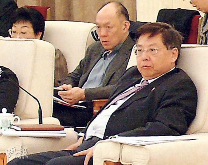楊耀忠校長噚日喺北京出席港區人代分組討論時,突然變「大炮」,話過去5年中國發展好快,但腐敗都係同步咁快。(黃振豪攝) 楊耀忠校長噚日喺北京出席港區人代分組討論時,突然變「大炮」,話過去5年中國發展好快,但腐敗都係同步咁快。(黃振豪攝)