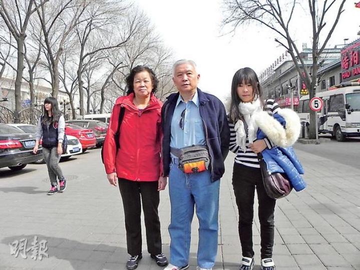 「港人申訴（內地）機制大聯盟」成員梁桂娥、薛寶仁及藍莓（左至右）稱若未獲得明確答覆，將會在14日起發起絕食抗議。（明報記者攝）