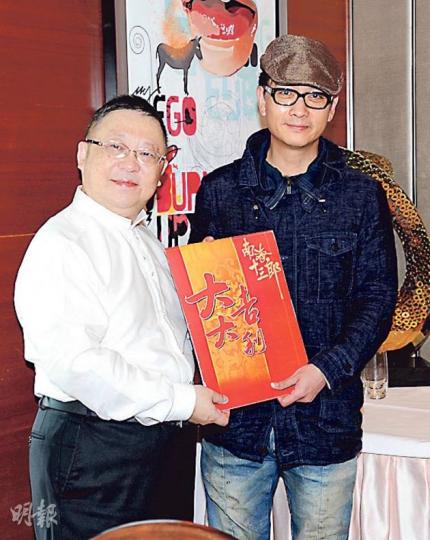 謝君豪(右)應李居明(左)之邀在新光戲院演出10場舞台劇《南海十三郎》。(攝影/記者:魏人) 謝君豪(右)應李居明(左)之邀在新光戲院演出10場舞台劇《南海十三郎》。(攝影/記者:魏人)