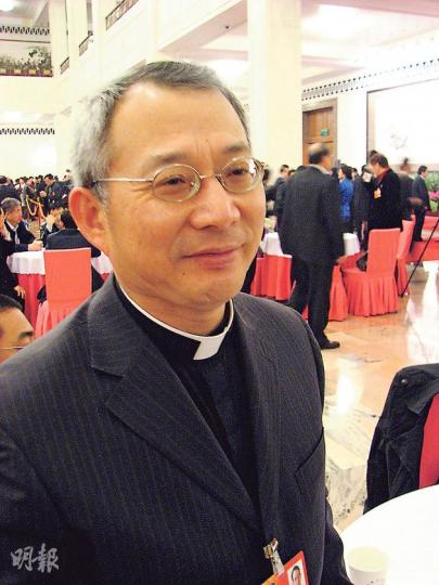 中國天主教主教團副主席詹思祿祝教廷選舉順利。（明報記者攝）曾被教廷處以「絕罰」的四川樂山教區主教雷世銀說自己不方便評論，但仍希望未來會更好。（明報記者攝）