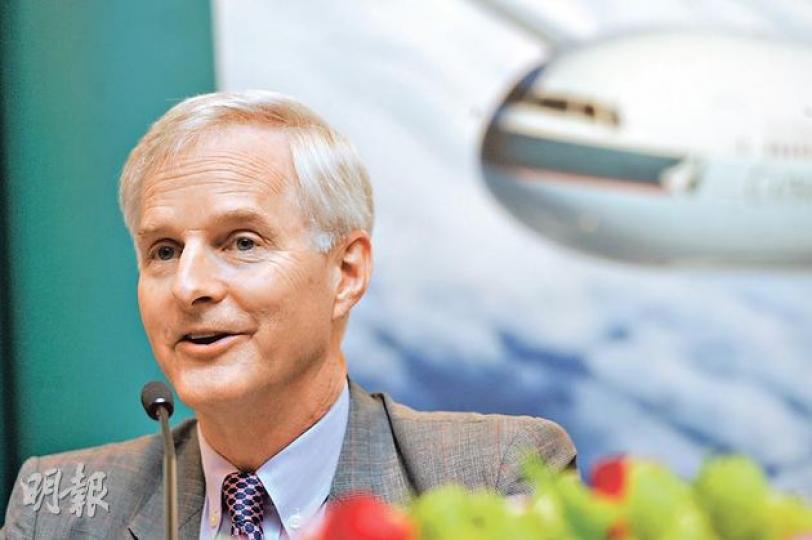 國泰航空去年純利大跌8成，員工平均加薪2%，表示今年不會向員工派發賞金或分花紅，但強調暫時無裁員及減薪計劃。圖為行政總裁史樂山。（葉思雅攝）