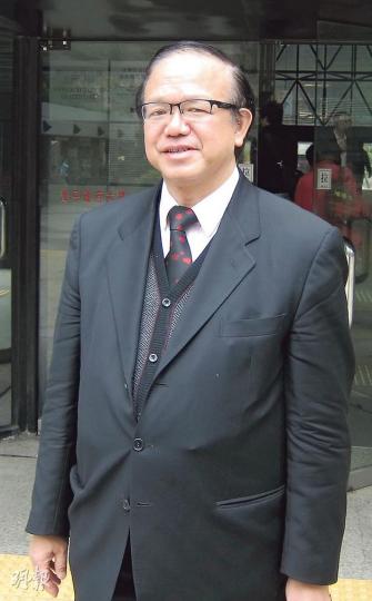 譚兆炳稱7年來要為學校重建資金等事煩心，故無暇處理和閱讀案件的文件，法官斥他應好好準備官司。（林綺琪攝）