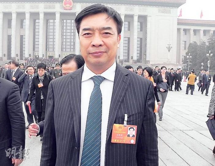 代表范現國表示，反對票反映對部門的期望。（明報記者攝）（明報製圖）（明報製圖）