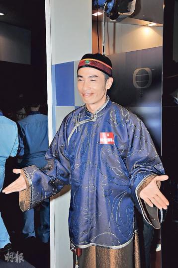 陳豪的蝦碌事成笑柄,連女友也取笑他。(攝影:鍾偉茵) 陳豪的蝦碌事成笑柄,連女友也取笑他。(攝影:鍾偉茵)