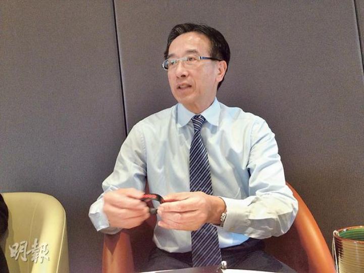 自由黨榮譽主席田北俊昨與記者茶敘,提及自由黨的改革方向,他說自由黨會實行「黨政分家」,並增設黨魁一職,或會由他擔任。黨主席周梁淑怡會主要負責黨務和地區工作。(陳洛明攝)
自由黨榮譽主席田北俊昨與記者茶敘,提及自由黨的改革方向,他說自由黨會實行「黨政分家」,並增設黨魁一職,或會由他擔任。黨主席周梁淑怡會主要負責黨務和地區工作。(陳洛明攝)