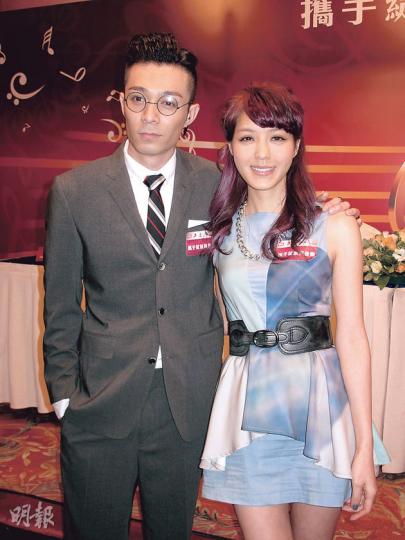 官恩娜與周柏豪除了想快些亮相無綫節目之餘,也想拍劇。(攝影/記者:鍾一虹)環球歌手吳雨霏出席支持公司與無綫的破冰記者會。(攝影/記者:鍾一虹) 官恩娜與周柏豪除了想快些亮相無綫節目之餘,也想拍劇。(攝影/記者:鍾一虹)環球歌手吳雨霏出席支持公司與無綫的破冰記者會。(攝影/記者:鍾一虹)