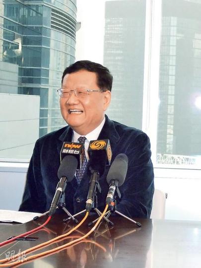 鳳凰衛視主席劉長樂稱,他們亦有關注在香港發展免費電視台,並且擬以旗下廣東話頻道香港台參與經營。(陳偉燊攝) 鳳凰衛視主席劉長樂稱,他們亦有關注在香港發展免費電視台,並且擬以旗下廣東話頻道香港台參與經營。(陳偉燊攝)