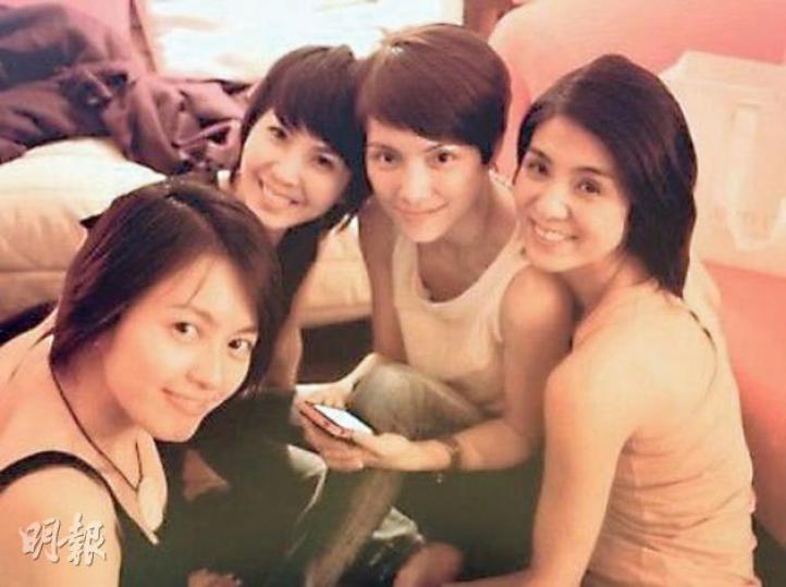 許茹芸、李心潔、楊采妮希望好友梁詠琪有一個難忘的生日。(微博圖片)梁詠琪上載兒時照片祝賀同日生日的弟弟。(微博圖片) 許茹芸、李心潔、楊采妮希望好友梁詠琪有一個難忘的生日。(微博圖片)梁詠琪上載兒時照片祝賀同日生日的弟弟。(微博圖片)